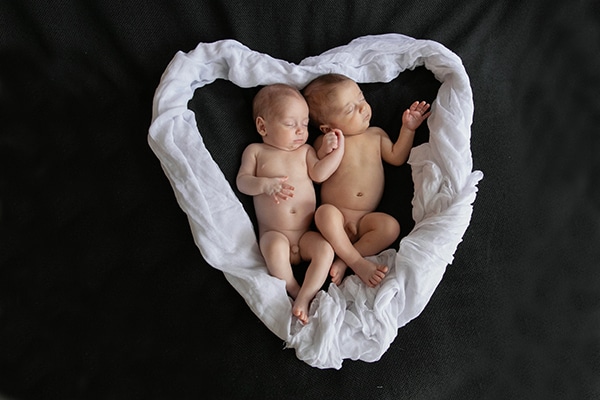 adorable-photoshoot-newborn-twins_06