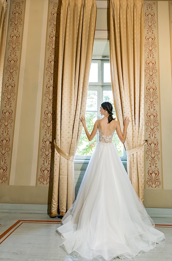 luxurious-wedding-dresses-aristocratic-bridal-look-costantino_05x