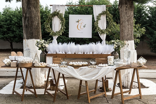 romantic-fall-wedding-serres-white-flowers-olive-branches_15x