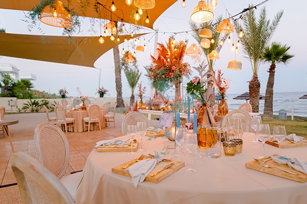 unique-wedding-decoration-ideas-bohemian-wedding-vivid-peach-hues-pampas-grass_02