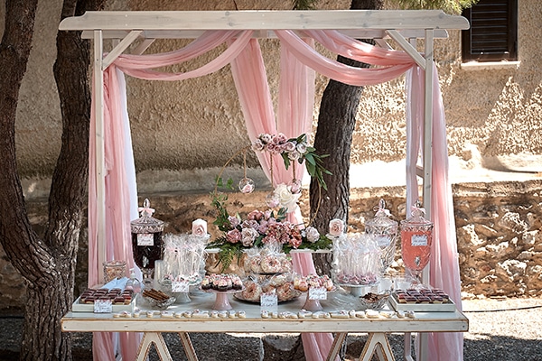 girl-baptism-ideas-flowers-dusty-pink-hues_01