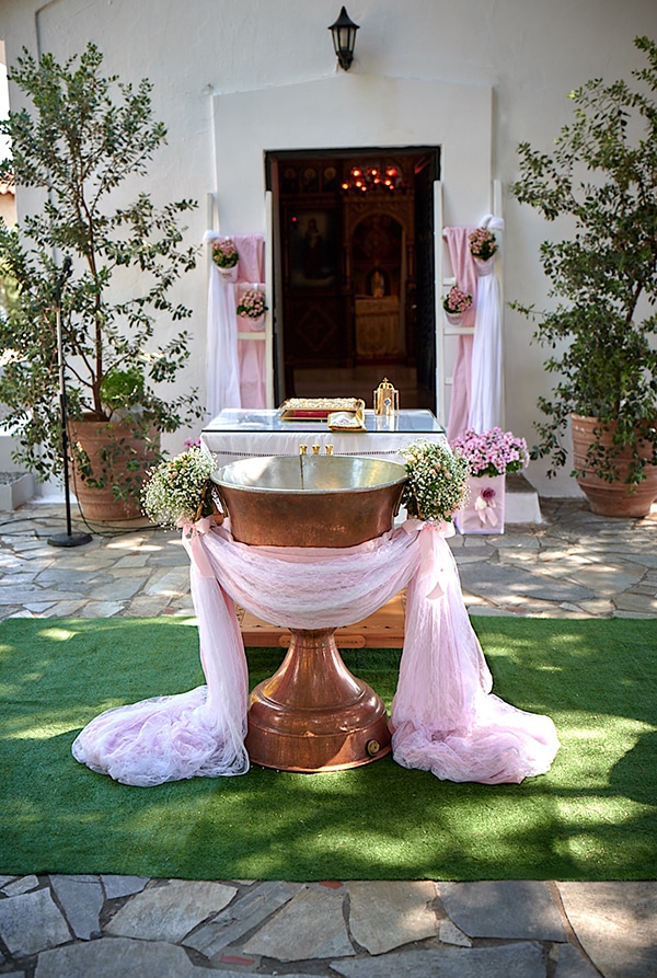 girl-baptism-ideas-flowers-dusty-pink-hues_01x