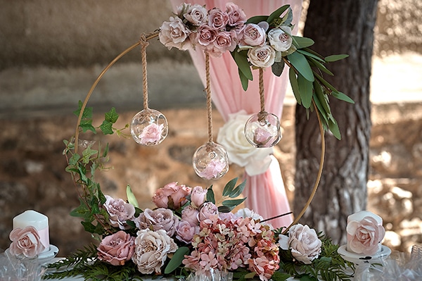girl-baptism-ideas-flowers-dusty-pink-hues_03x