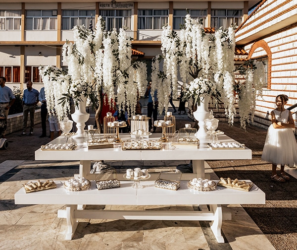 summer-wedding-serres-white-orchids-gold-details_07