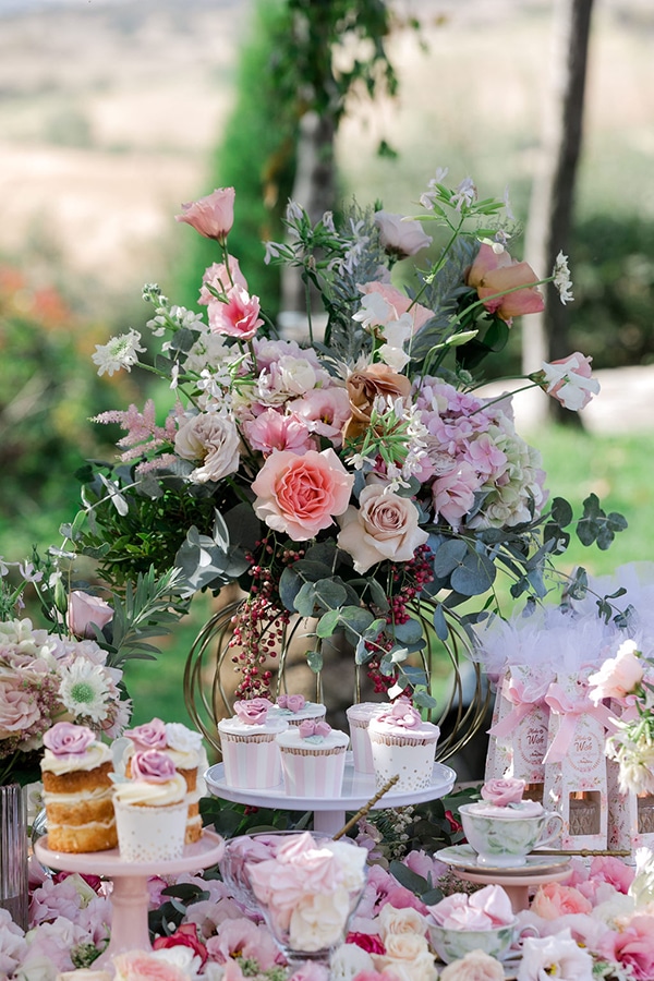 floral-girl-baptism-decoration-ideas-romantic-details-pastel-hues_11x