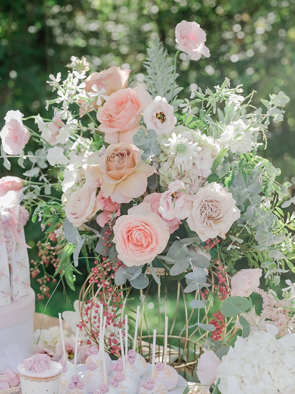 floral-girl-baptism-decoration-ideas-romantic-details-pastel-hues_13x