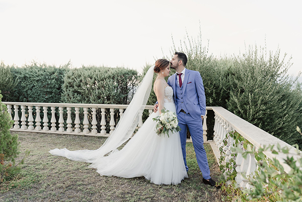 civil-wedding-thessaloniki-white-roses_01