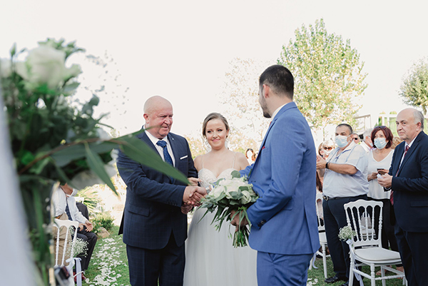 civil-wedding-thessaloniki-white-roses_12
