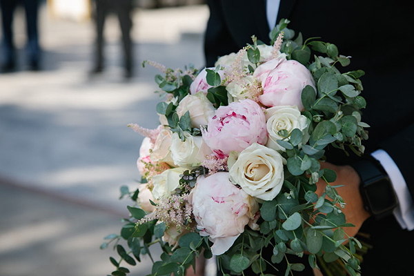 boho-chic-wedding-serres-romantic-flowers_14