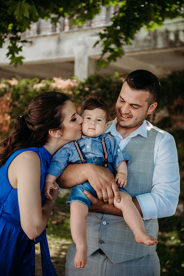 beautiful-spring-baptism-boy-lovely-family-moments_15