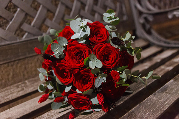 festive-decoration-wedding-red-roses_05