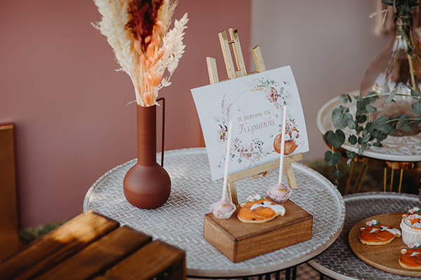girly-rustic-decoration-baptism-pampas-grass-fox-themed_11