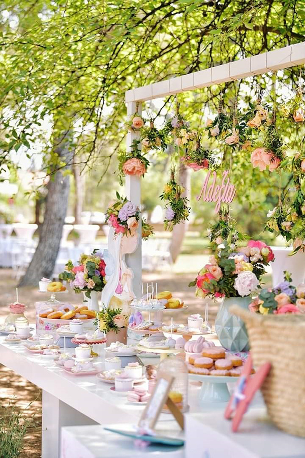 cheerful-girly-decoration-ideas-baptism-lovely-multi-color-flowers_01