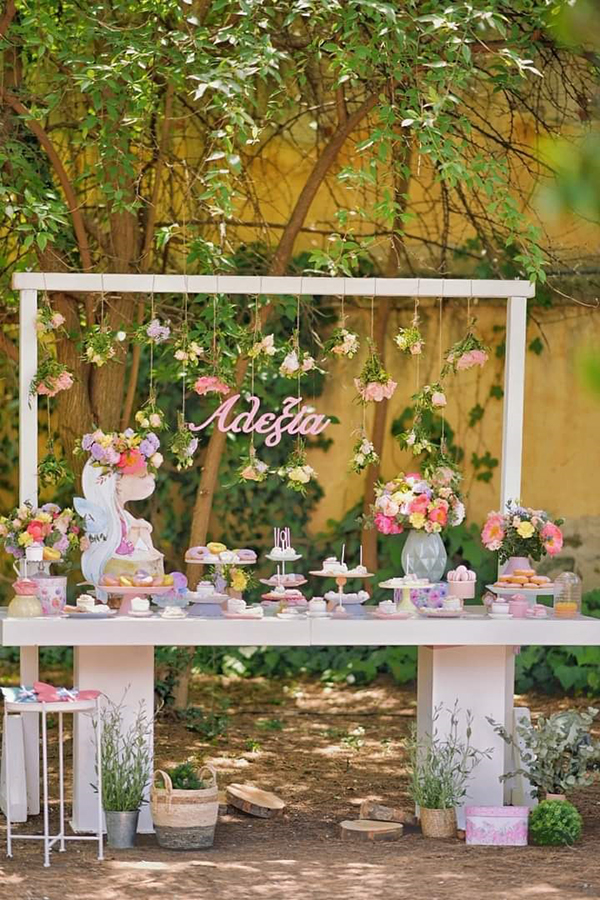 cheerful-girly-decoration-ideas-baptism-lovely-multi-color-flowers_09