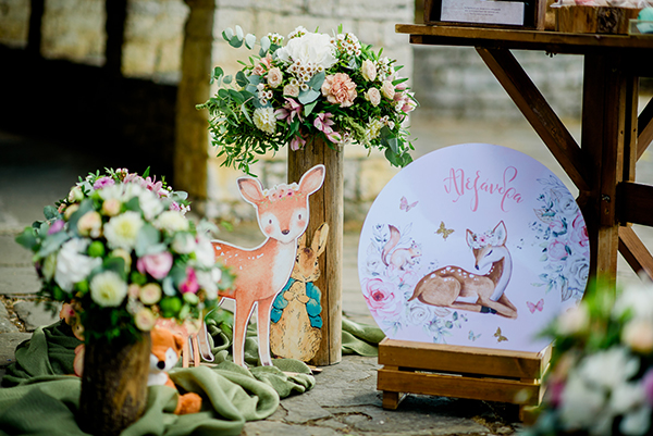 rustic-decoration-girl-lovely-florals-theme-little-deer_06
