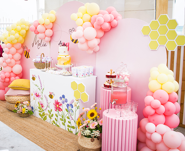 cute-girl-baptism-decoration-ideas-theme-bee-pink-hues_01