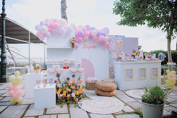 pretty-girl-baptism-decoration-ideas-flower-theme-lilac-hues_01