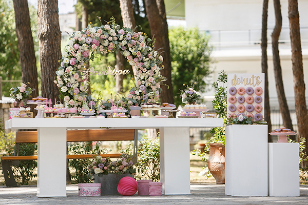 girly-baptism-decoration-ideas-flowers-pastel-hues_01