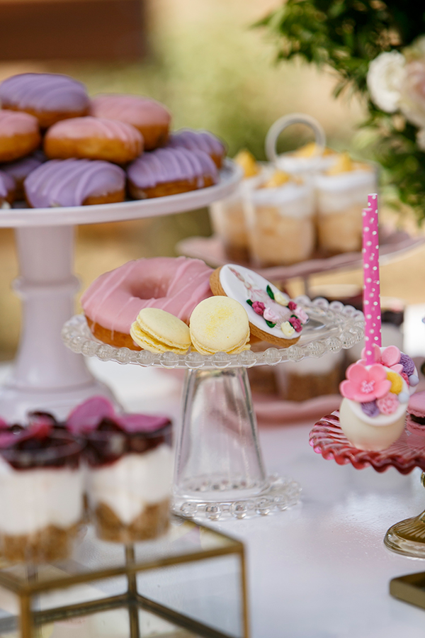 girly-baptism-decoration-ideas-flowers-pastel-hues_03