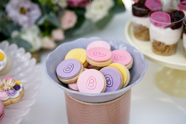 girly-baptism-decoration-ideas-flowers-pastel-hues_04x