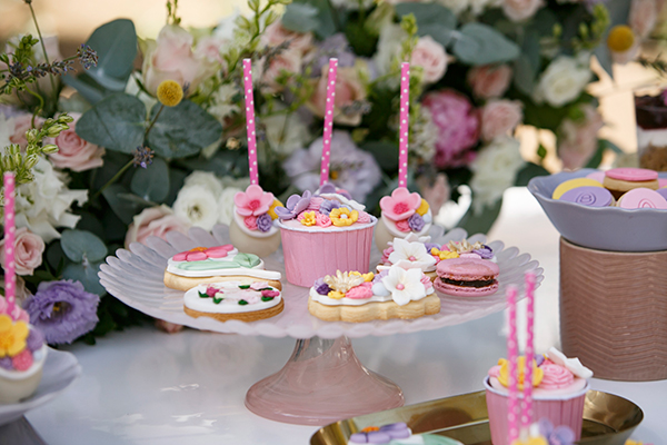 girly-baptism-decoration-ideas-flowers-pastel-hues_05