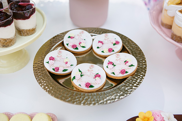 girly-baptism-decoration-ideas-flowers-pastel-hues_06