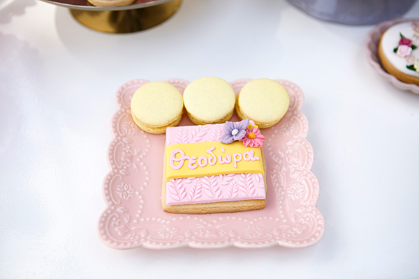 girly-baptism-decoration-ideas-flowers-pastel-hues_06x