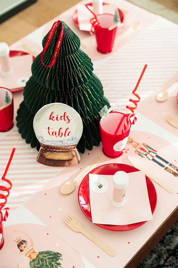 cheerful-birthday-party-christmas-decoration_29