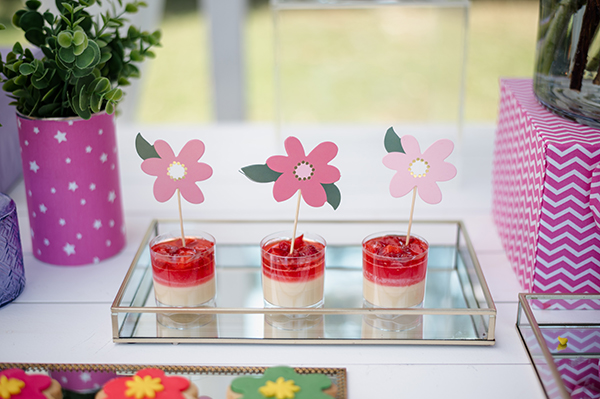 colorful-girl-baptim-decoration-ideas-romantic-flowers_03