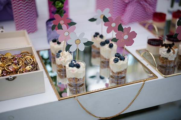 colorful-girl-baptim-decoration-ideas-romantic-flowers_04