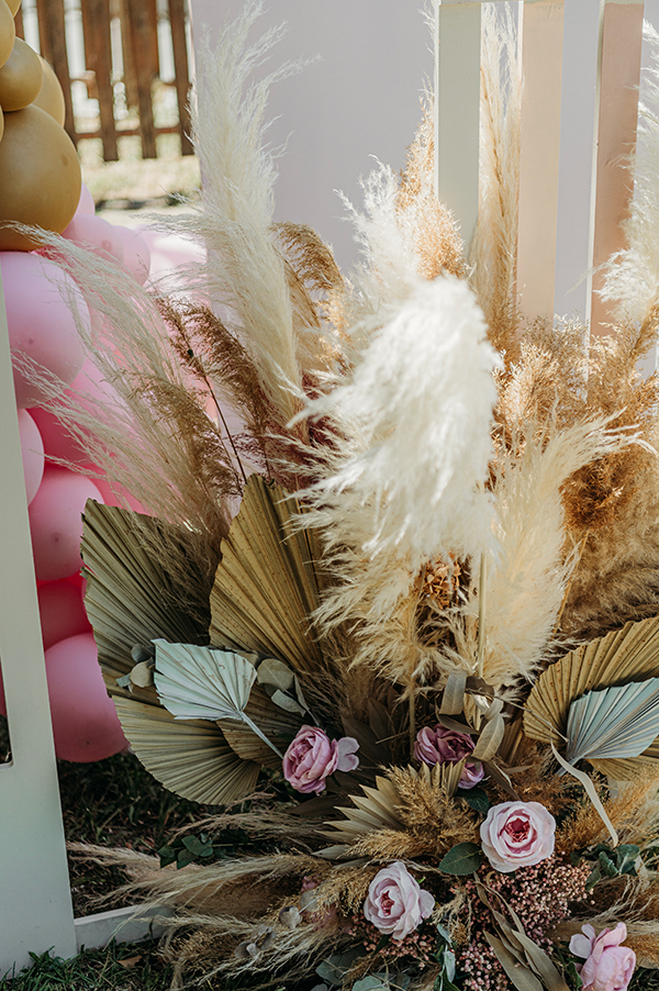 girl-baptism-decoration-ideas-earthy-hues-rainbow-theme_03