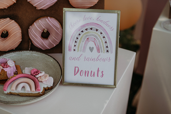 girl-baptism-decoration-ideas-earthy-hues-rainbow-theme_05