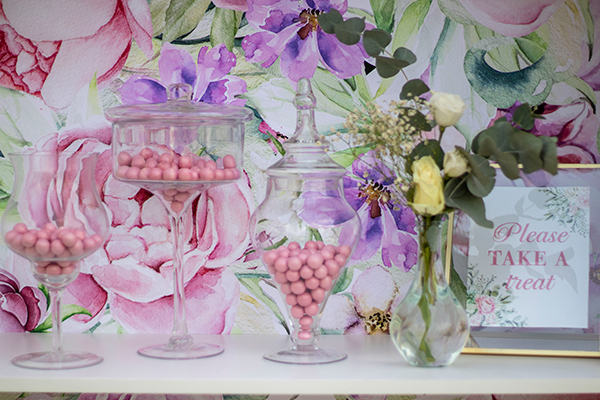 girl-baptism-decoration-ideas-frensh-patisserie-beautiful_02x