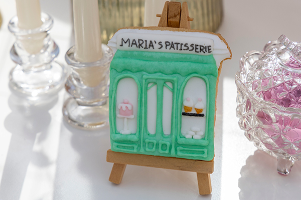 girl-baptism-decoration-ideas-frensh-patisserie-beautiful_07x