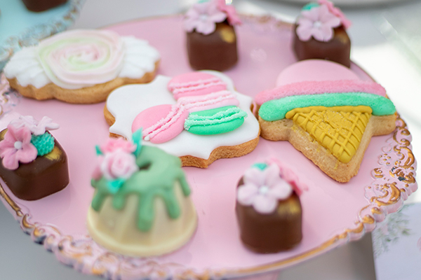 girl-baptism-decoration-ideas-frensh-patisserie-beautiful_09