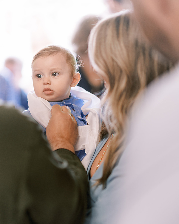 gorgeous-fall-boy-baptism-thessaloniki-light-blue-hues_15
