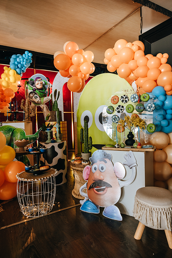 unique-decoration-ideas-birthday-party-theme-toy-story_03