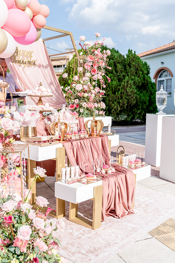 pinky-girl-baptism-ideas-romantic-flowers_07