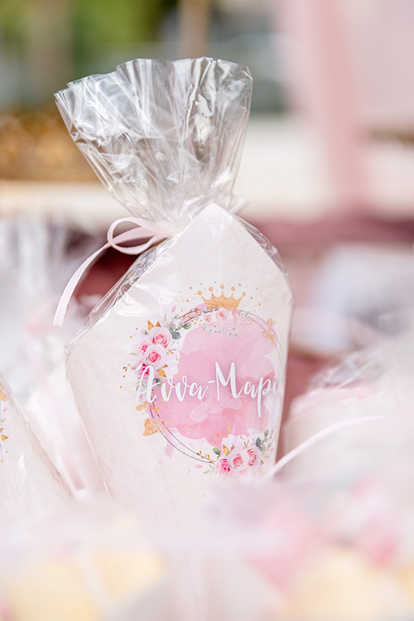 pinky-girl-baptism-ideas-romantic-flowers_13