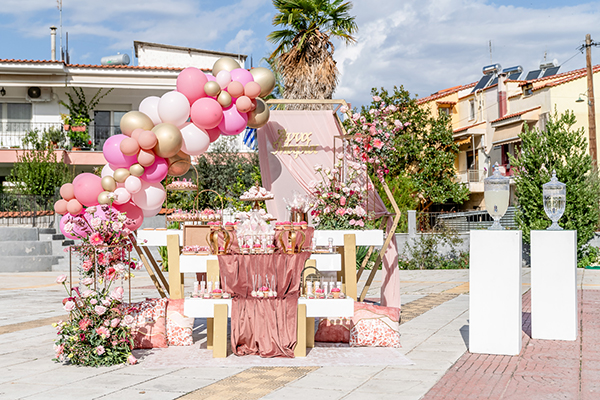 pinky-girl-baptism-ideas-romantic-flowers_15