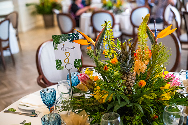 beautiful-decorative-baptism-ideas-tropical-safari_01