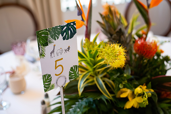 beautiful-decorative-baptism-ideas-tropical-safari_04