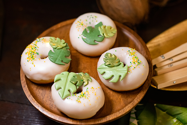 beautiful-decorative-baptism-ideas-tropical-safari_13