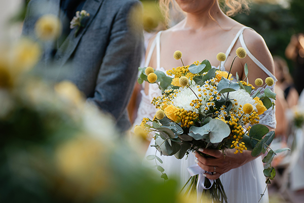summer-wedding-athens-yellow-flowers_08