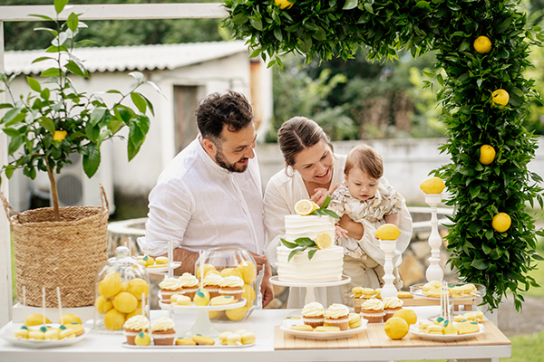 bright-fun-lemon-theme-baptism_01