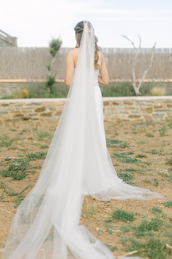 pretty-and-bright-wedding-tinos-wild-flowers_09