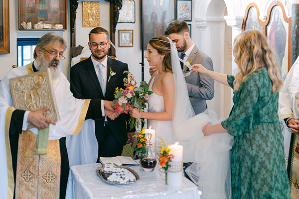 pretty-and-bright-wedding-tinos-wild-flowers_24
