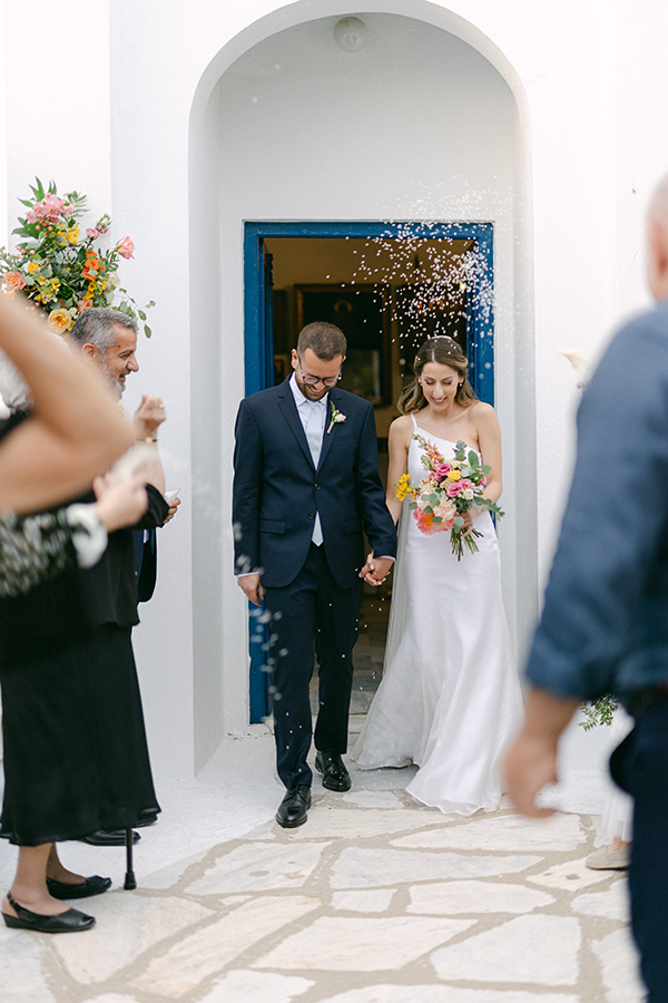 pretty-and-bright-wedding-tinos-wild-flowers_25