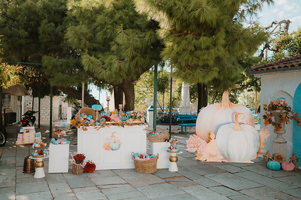 chic-autumn-baptism-pumpkin-theme_07