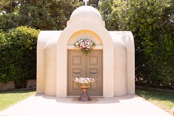 pretty-baptism-decoration-ideas-carousel-theme_08